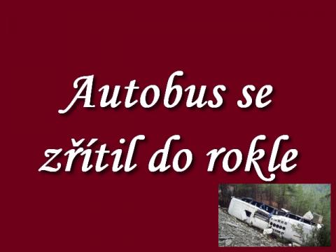 autobus_se_v_horske_krajine_zritil_do_rokle